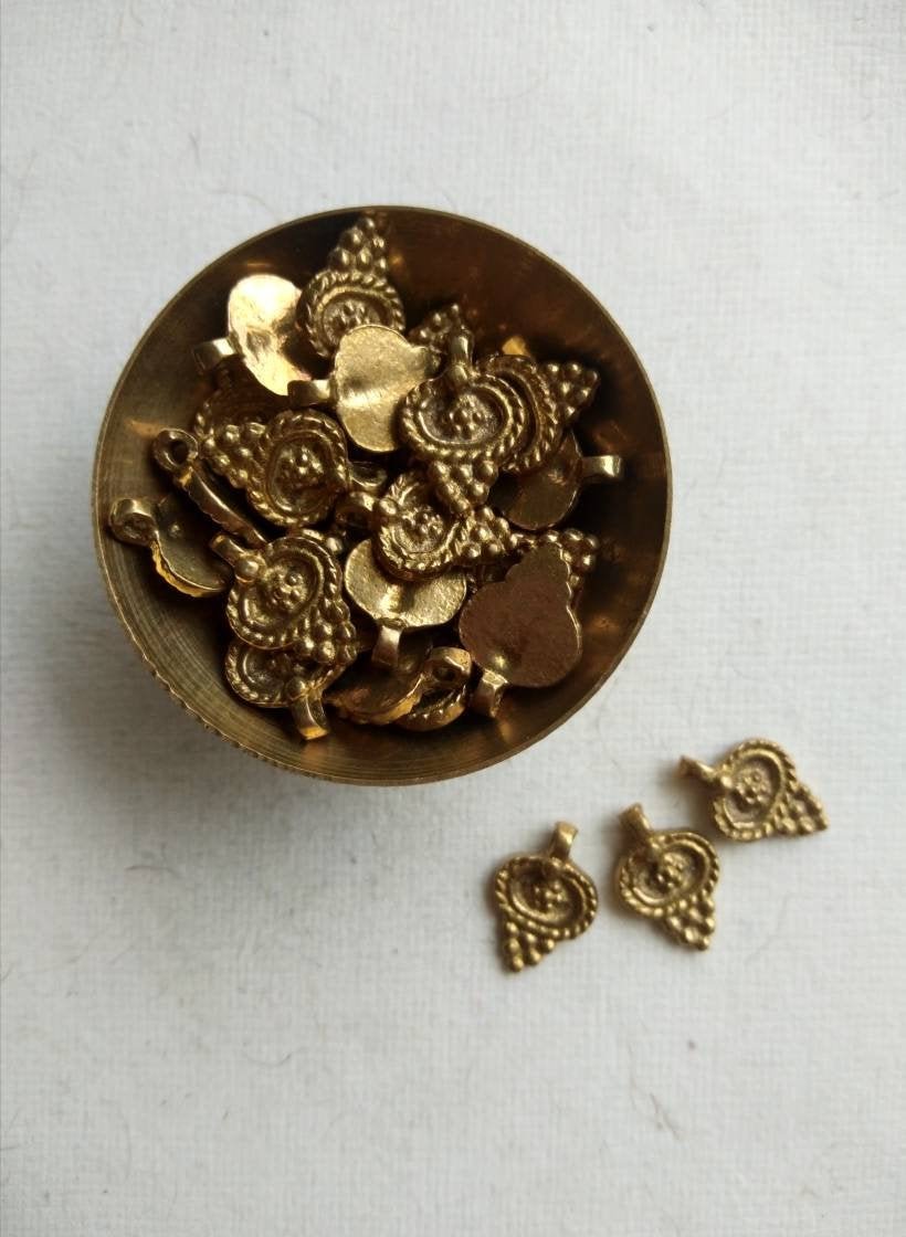 Floral Medallion Charms – Pack of 10 Pieces - Image 6