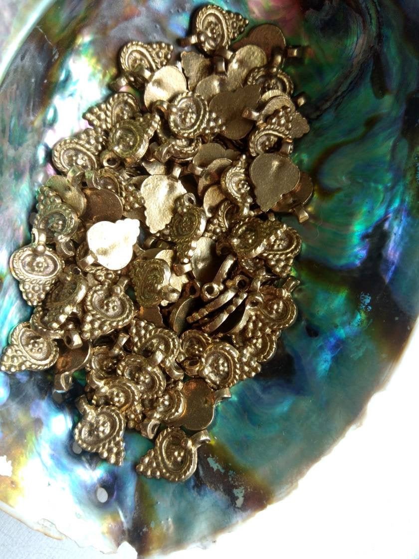 Floral Medallion Charms – Pack of 10 Pieces - Image 4