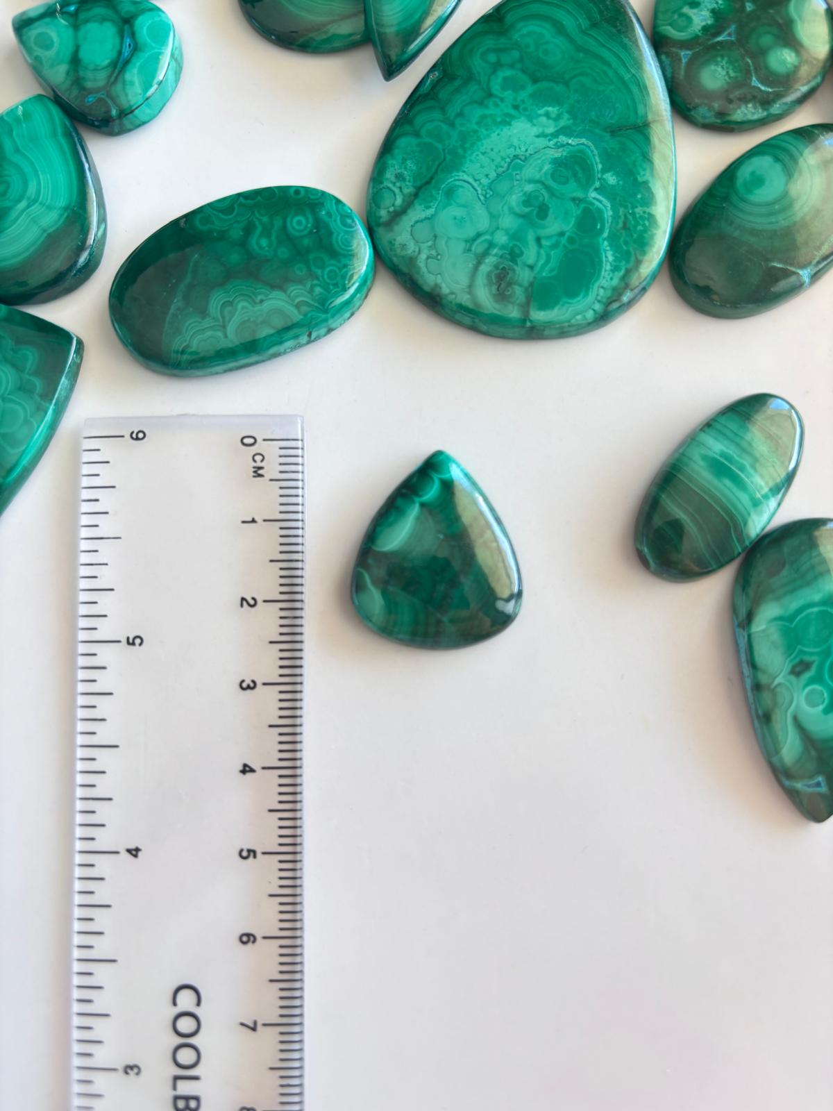 25mm Unique Malachite Cabochon - Image 2
