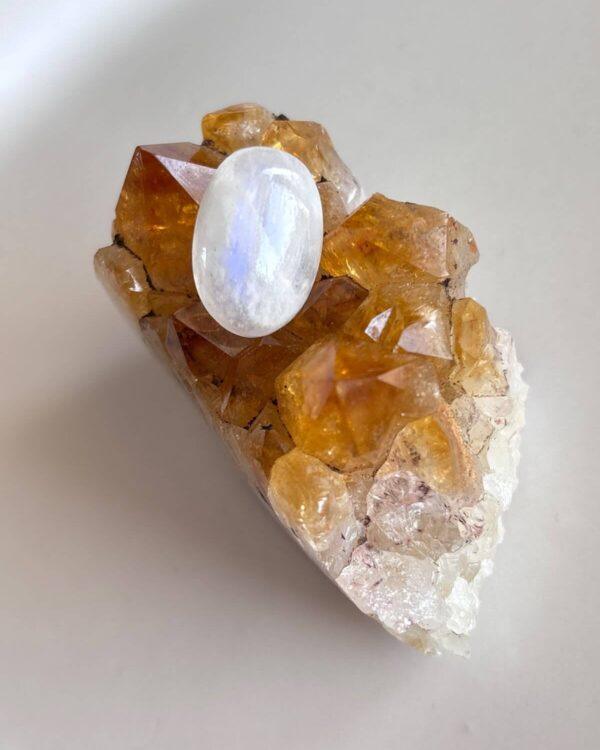 20mm Natural Moonstone Cabochon Stone- Full flash