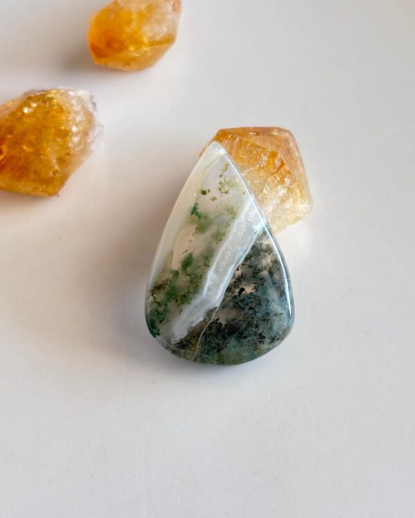 32mm Unique Agate Gemstone