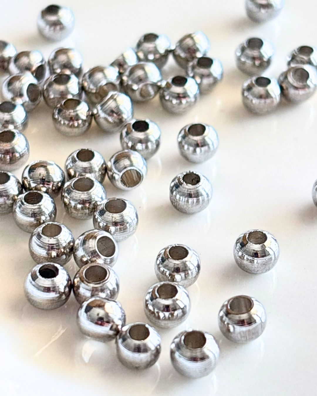 5mm Silver-Filled Round Beads – 20g ≈ 52 Beads - Image 4