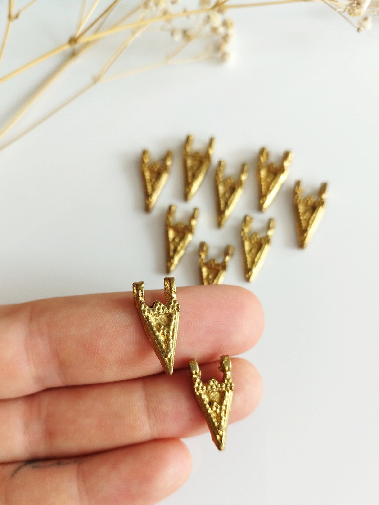 Arrowhead Tribal Brass Charms – Pack of 5 Pieces - Image 3