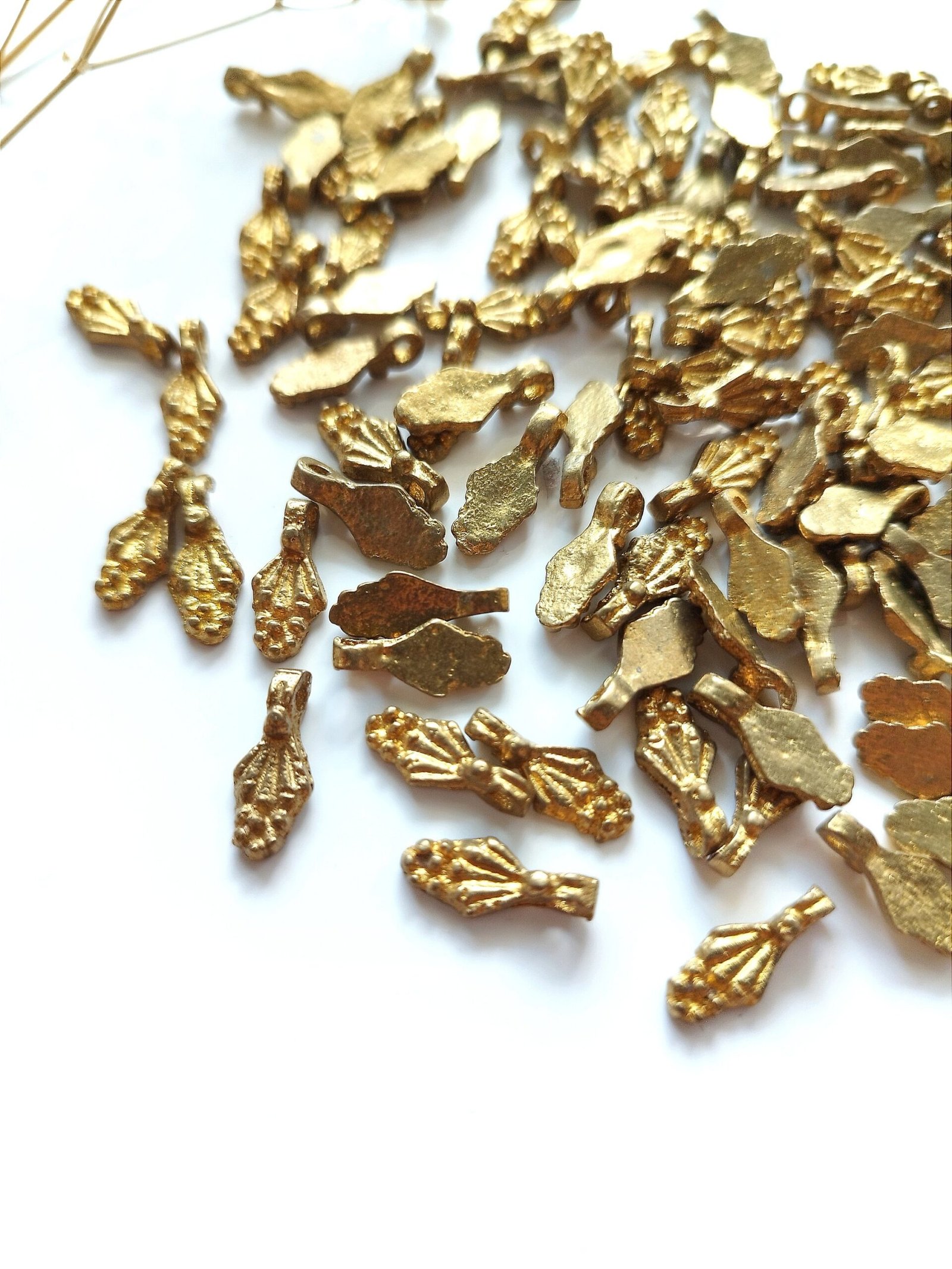 Floral Drop Brass Charms – Pack of 10 Pieces - Image 7