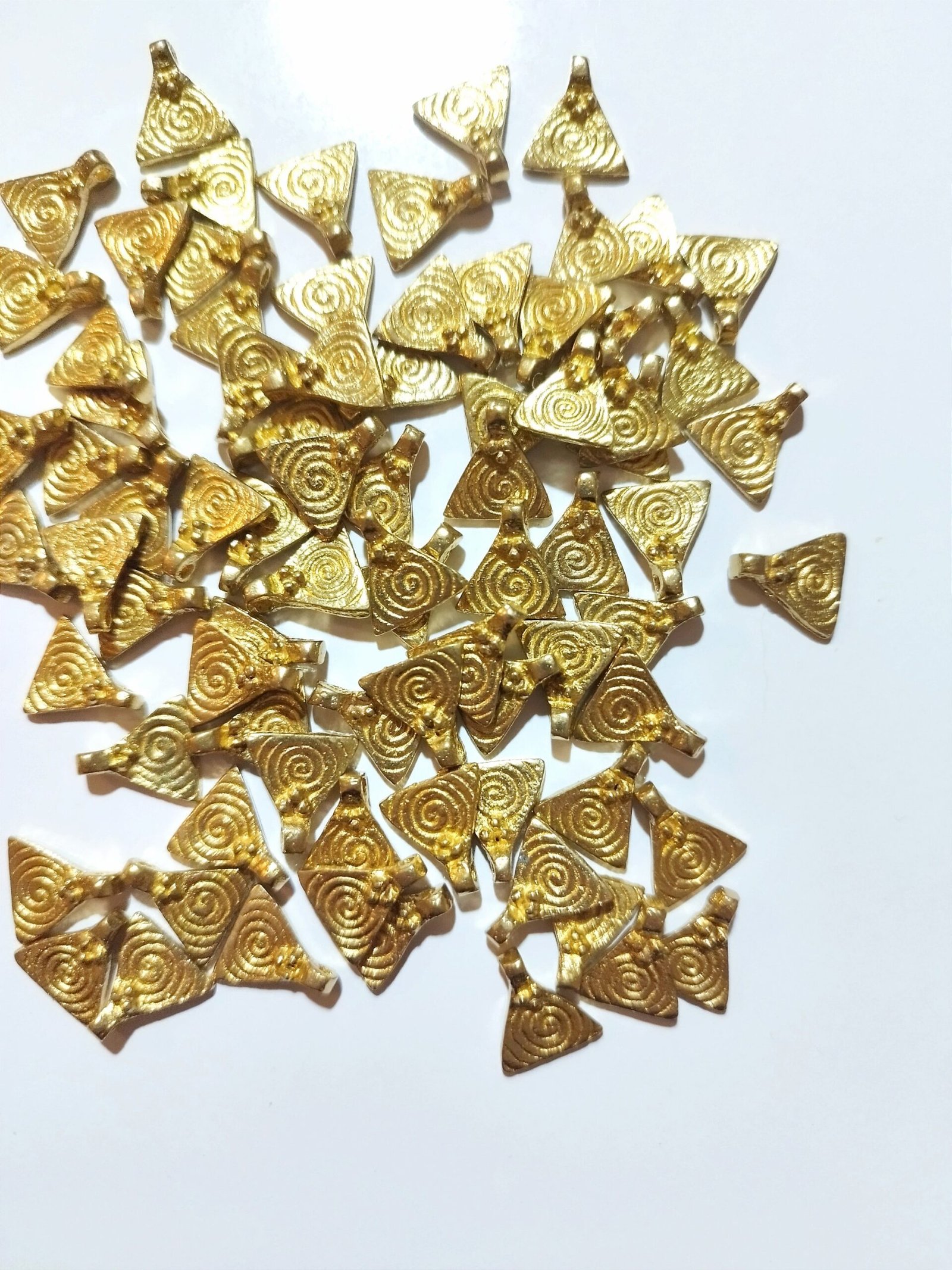 Triangle Brass Charms Pendants – Pack of 10 Pieces - Image 4