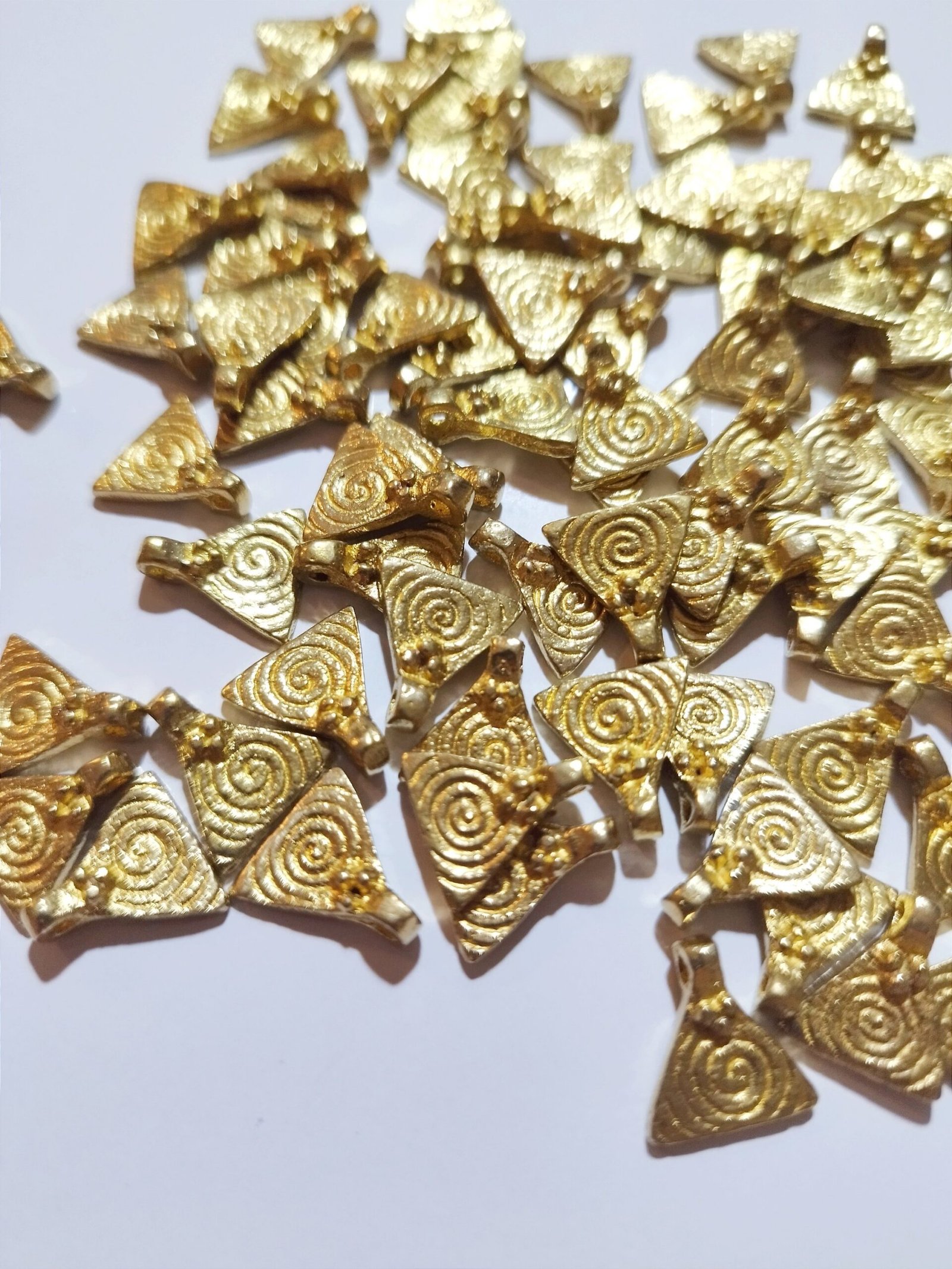 Triangle Brass Charms Pendants – Pack of 10 Pieces - Image 3