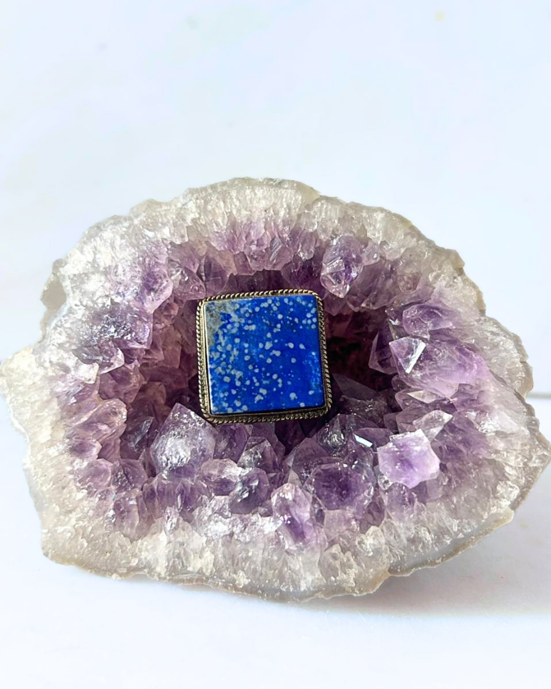 22mm Lapis Lazuli Grooved Stone with Brass Groove