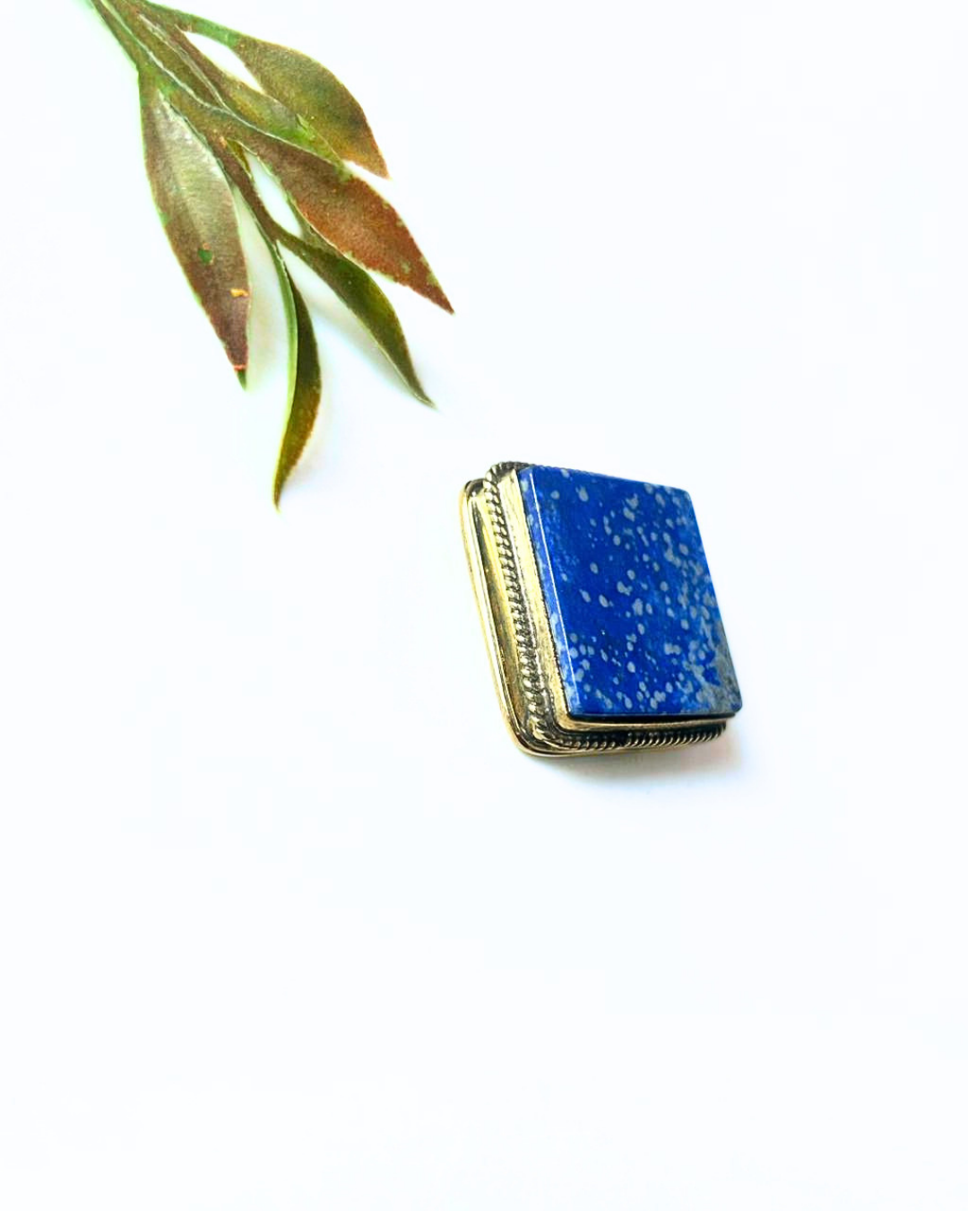 22mm Lapis Lazuli Grooved Stone with Brass Groove - Image 2