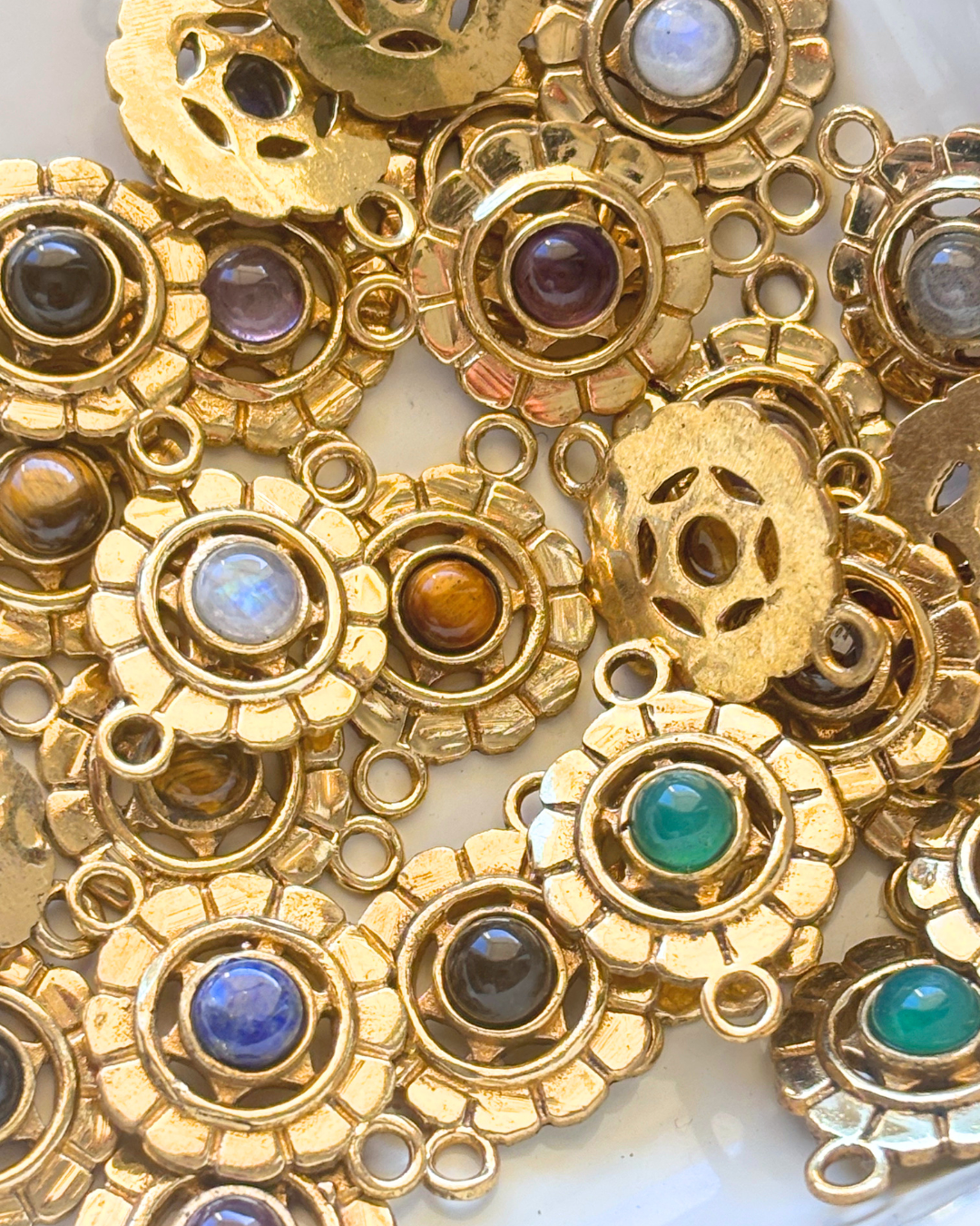 Fluted Circle Brass Connectors with Round Gemstone