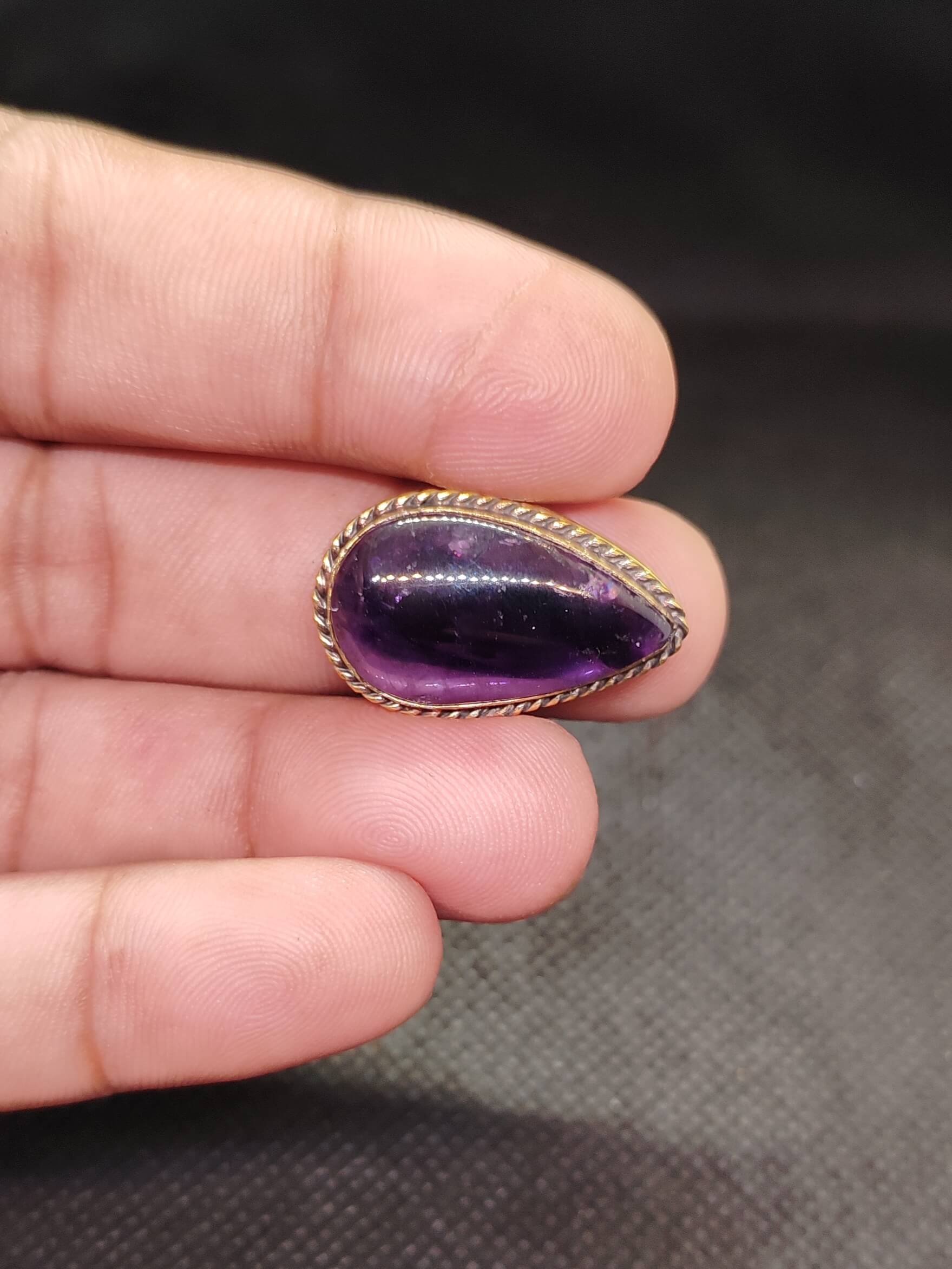 26mm Amethyst Grooved Stone - Image 2