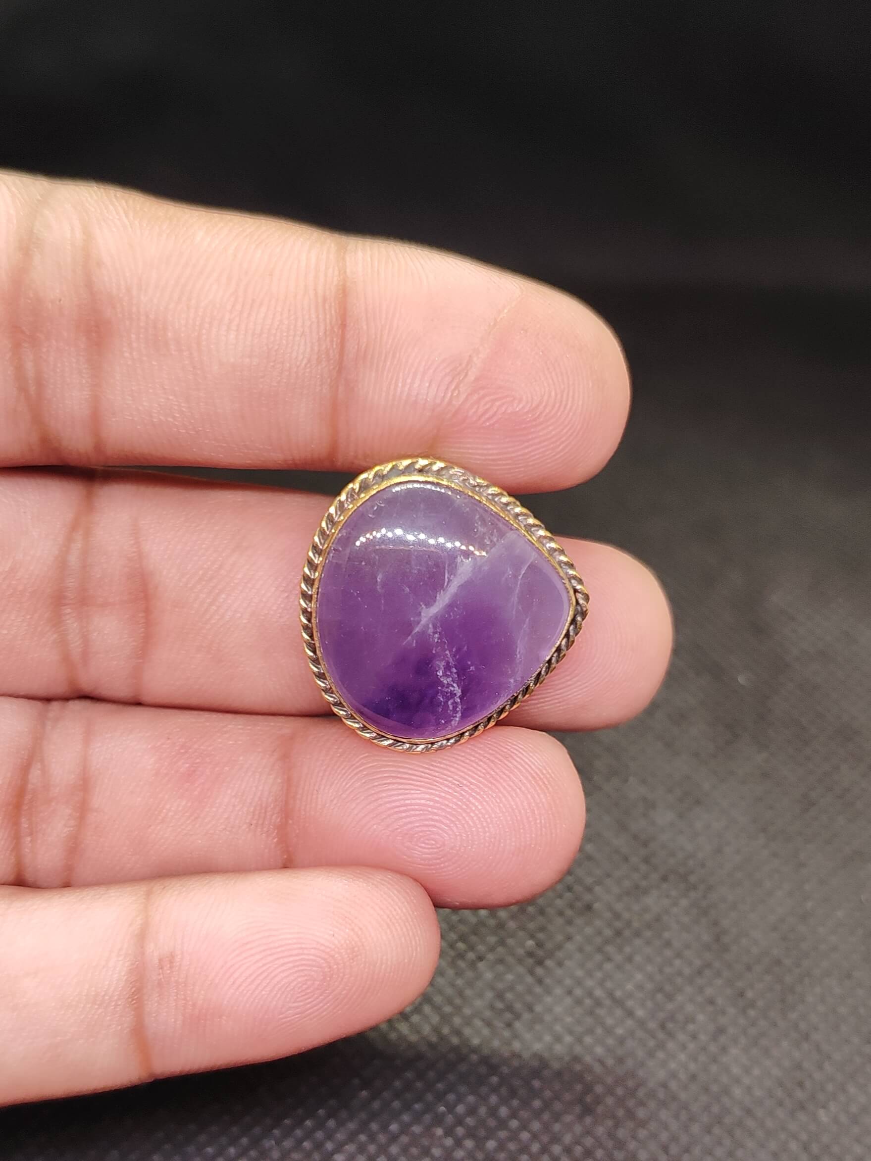 23mm Amethyst Grooved Stone - Image 2