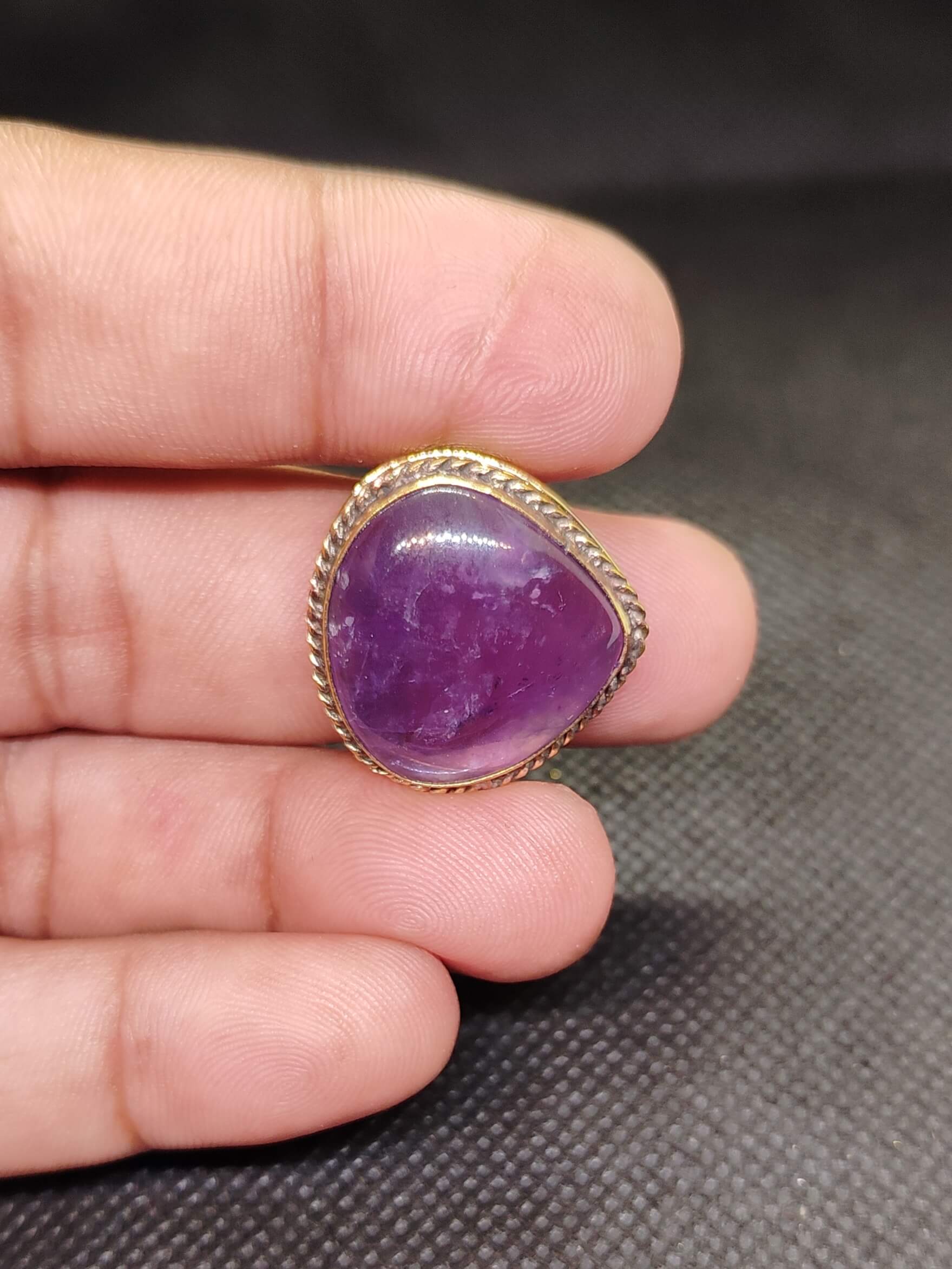 23mm Amethyst Grooved Stone - Image 2