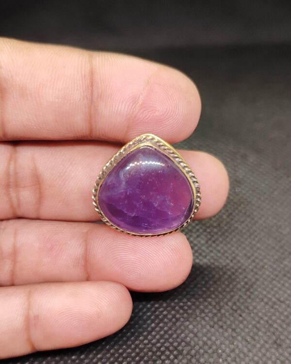 23mm Amethyst Grooved Stone