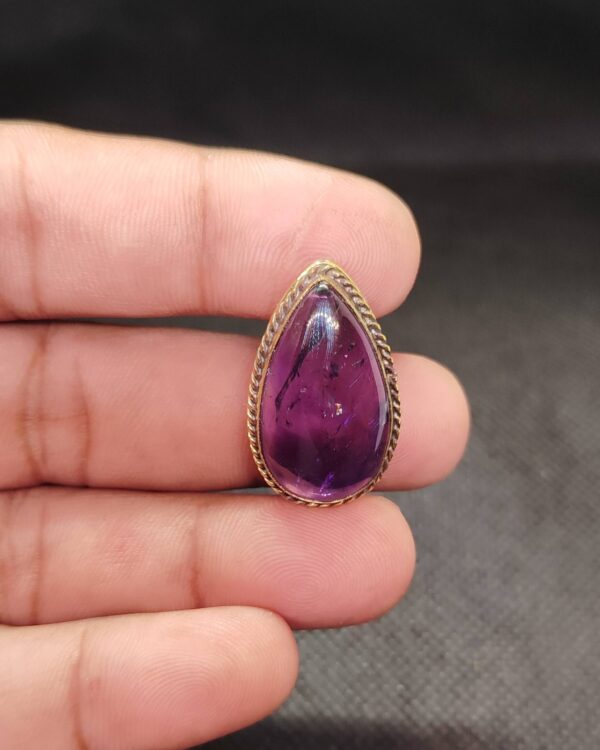 28mm Amethyst Grooved Stone