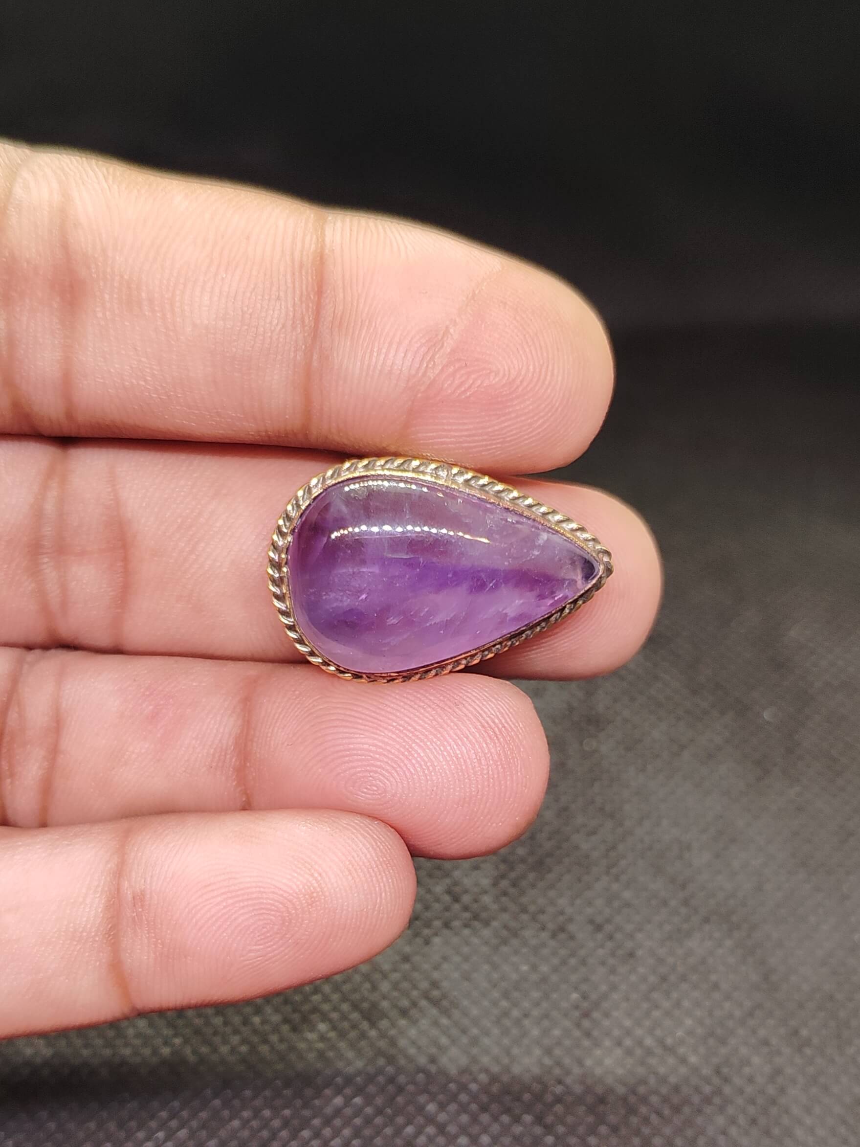 27mm Amethyst Grooved Stone - Image 2