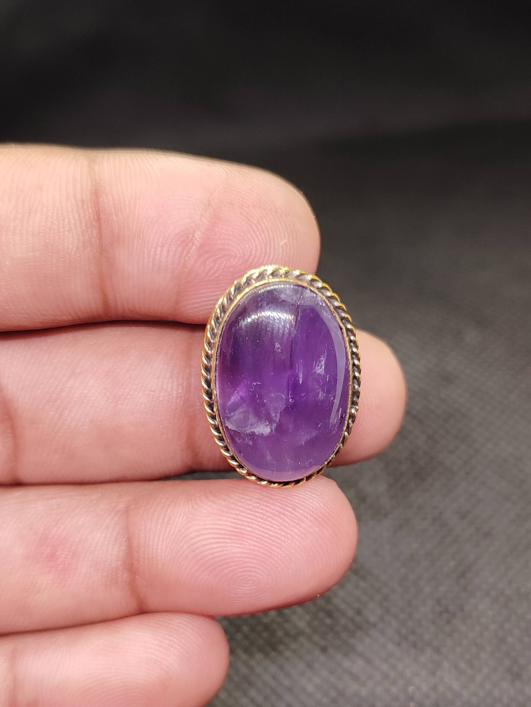 24mm Amethyst Grooved Stone
