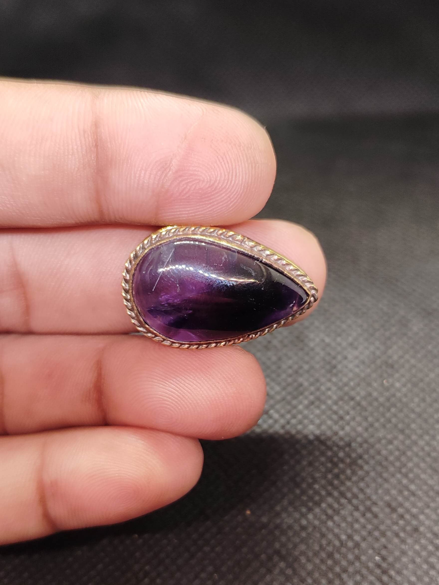 28mm Amethyst Grooved Stone - Image 2