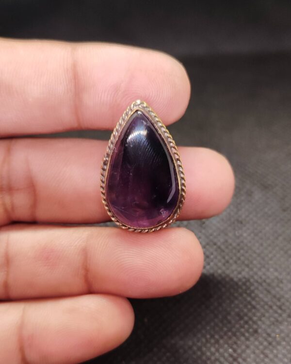28mm Amethyst Grooved Stone