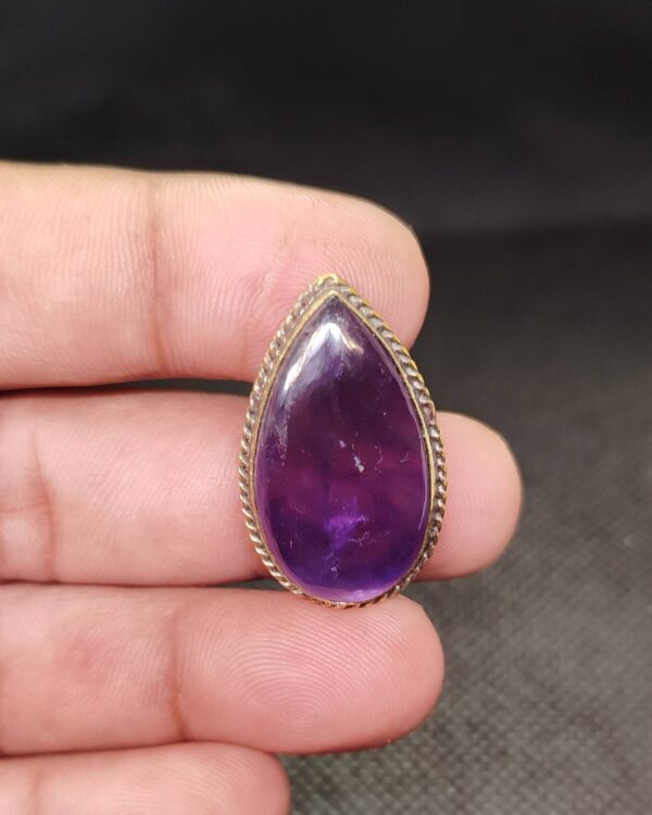30mm Amethyst Grooved Stone