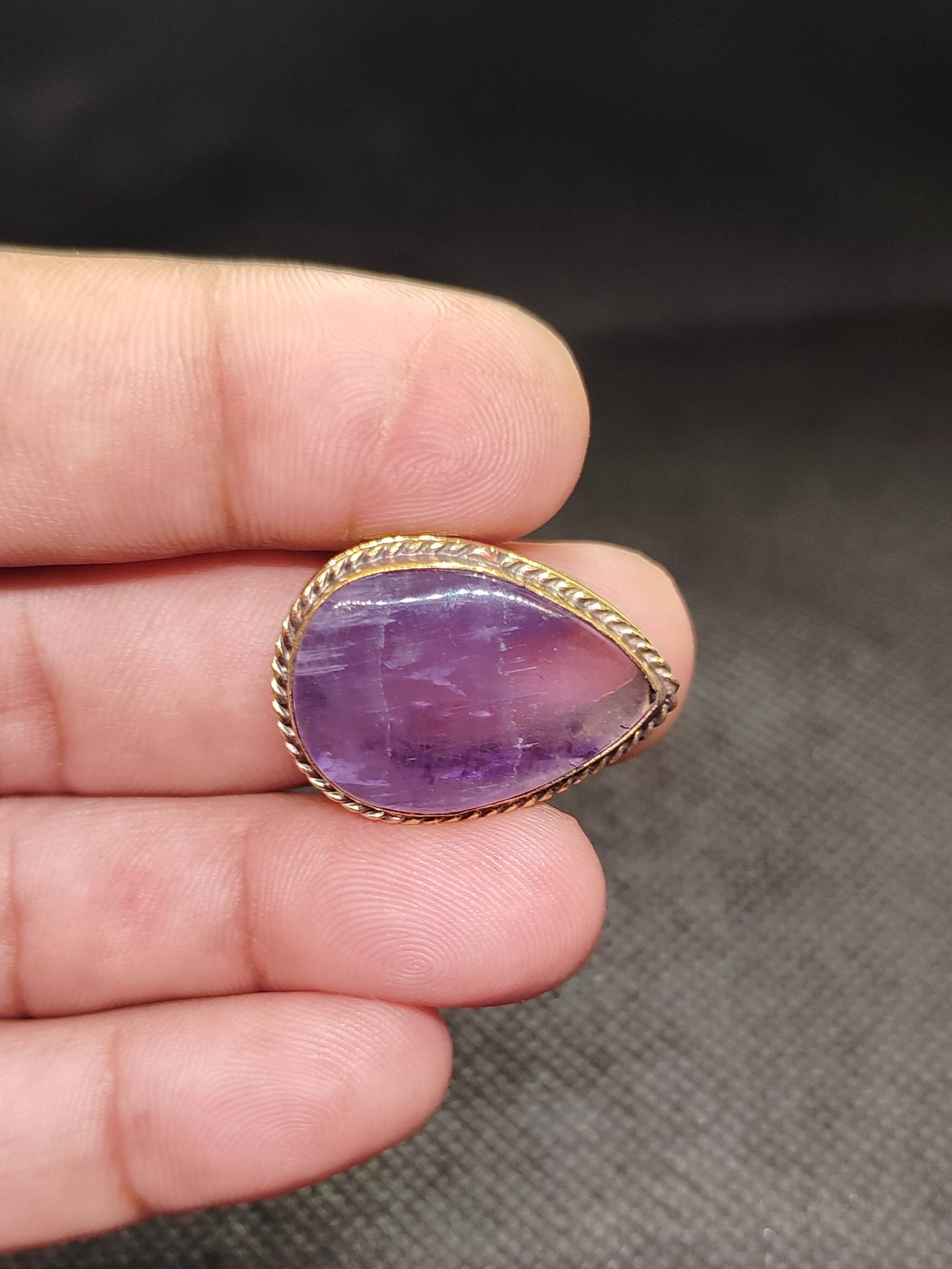 27mm Amethyst Grooved Stone - Image 2