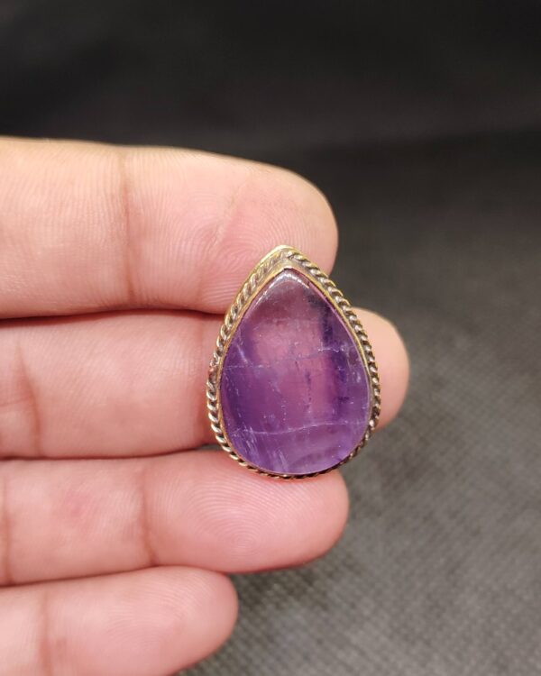 27mm Amethyst Grooved Stone