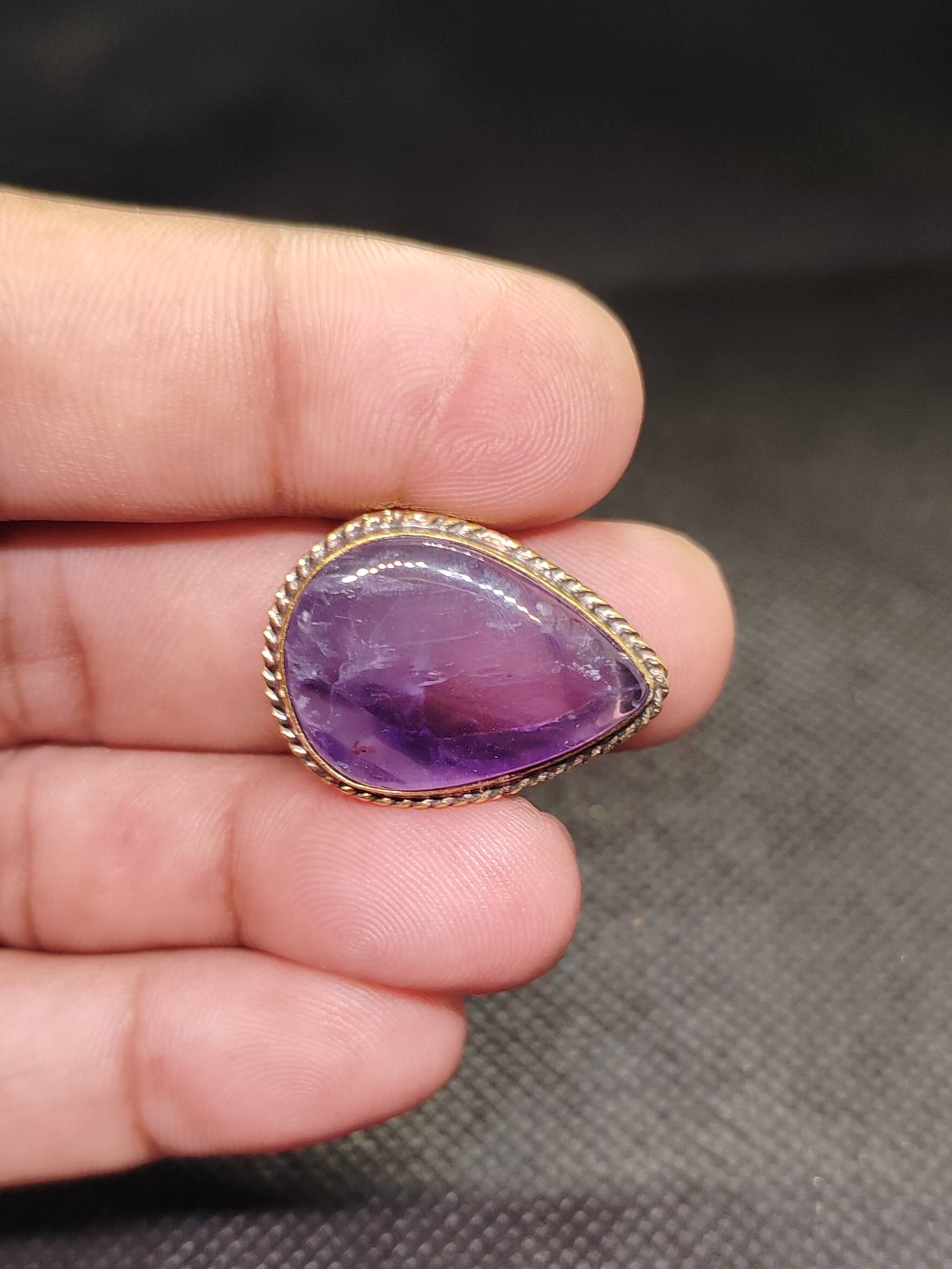 27mm Amethyst Grooved Stone - Image 2