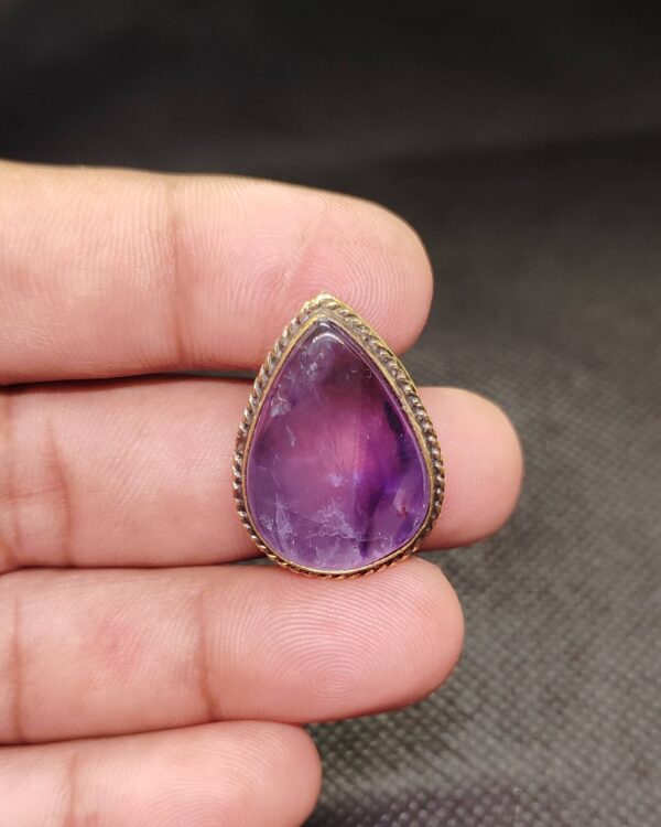 27mm Amethyst Grooved Stone