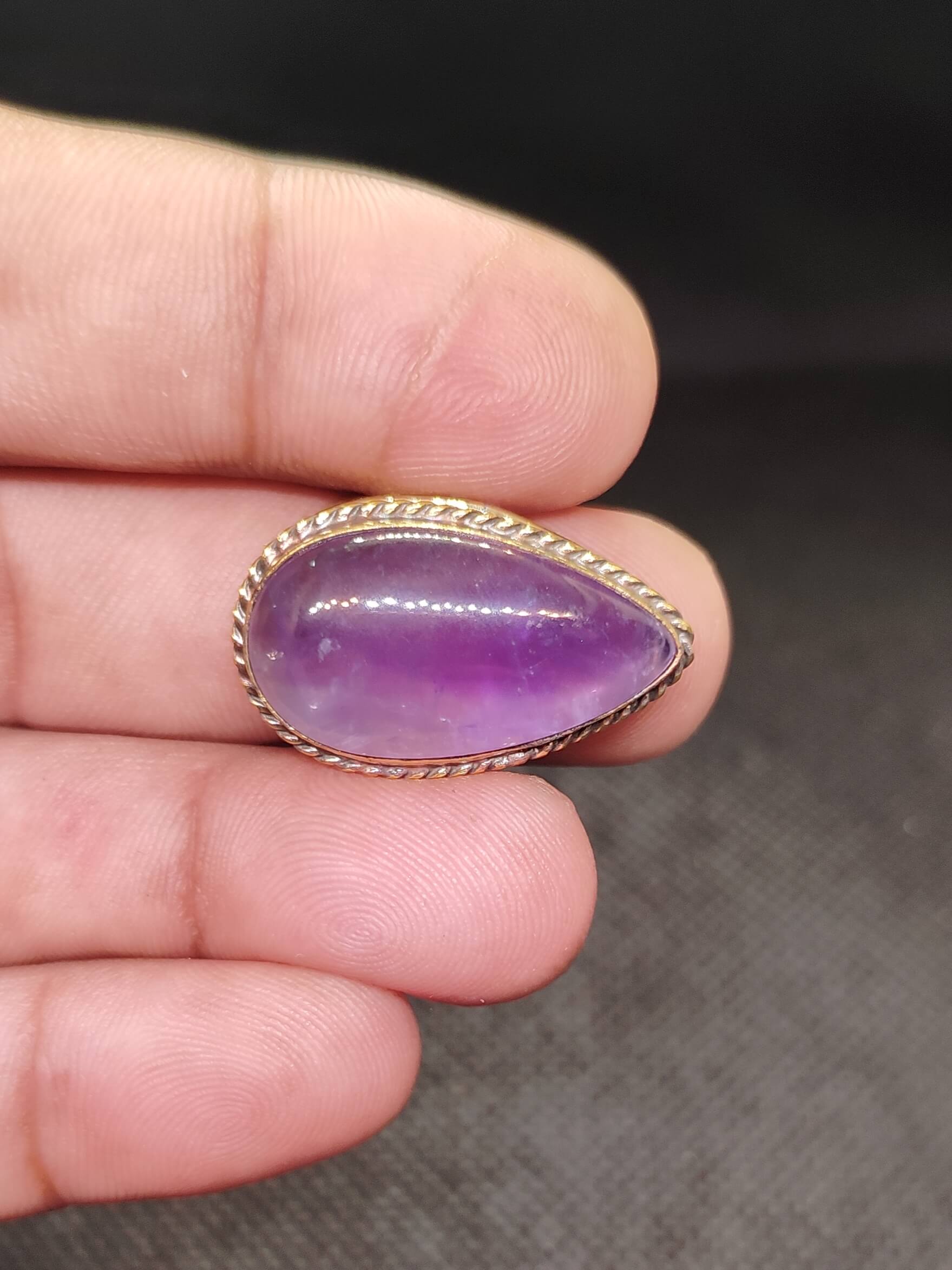 27mm Amethyst Grooved Stone - Image 2