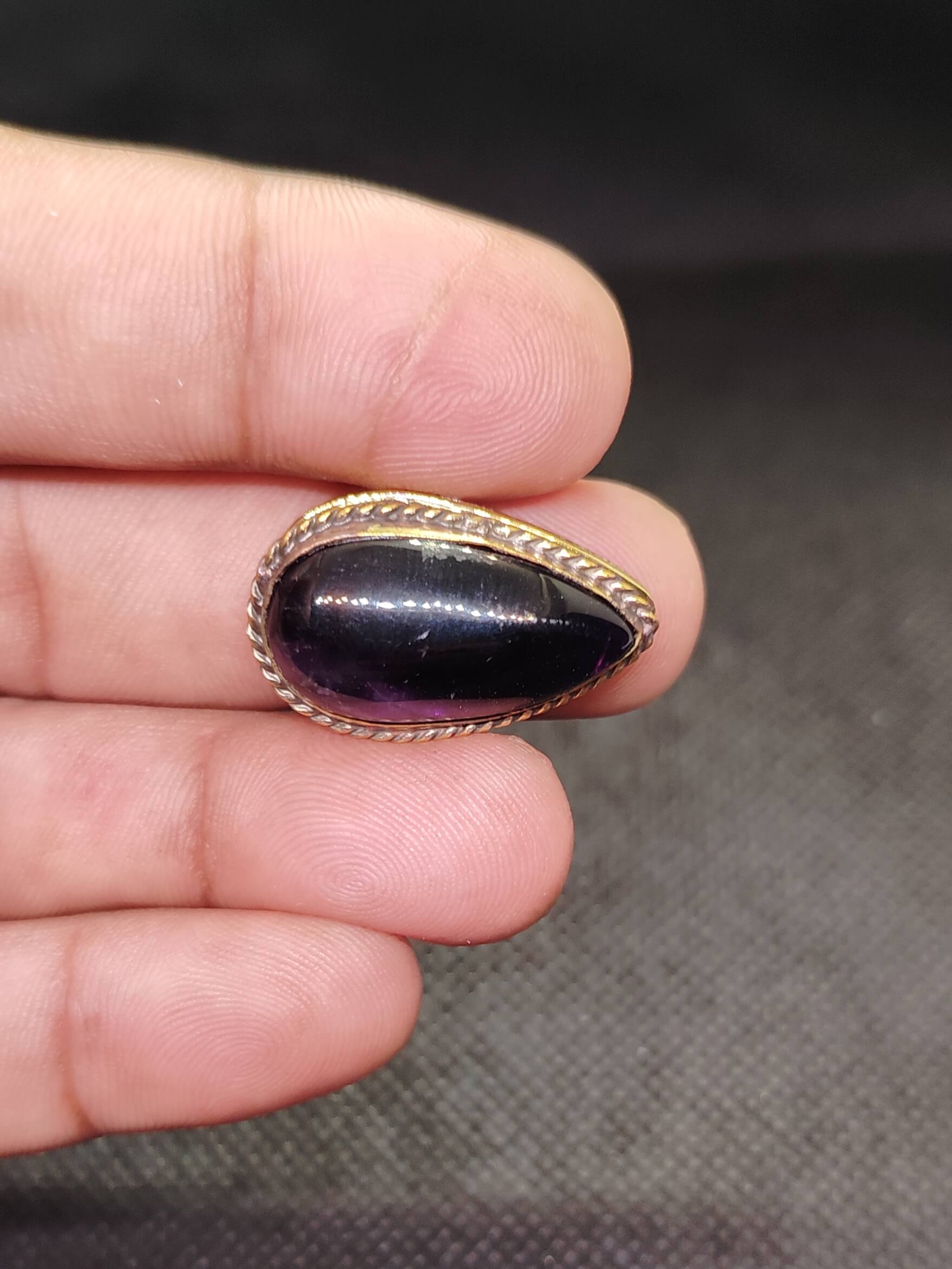 26mm Amethyst Grooved Stone - Image 2