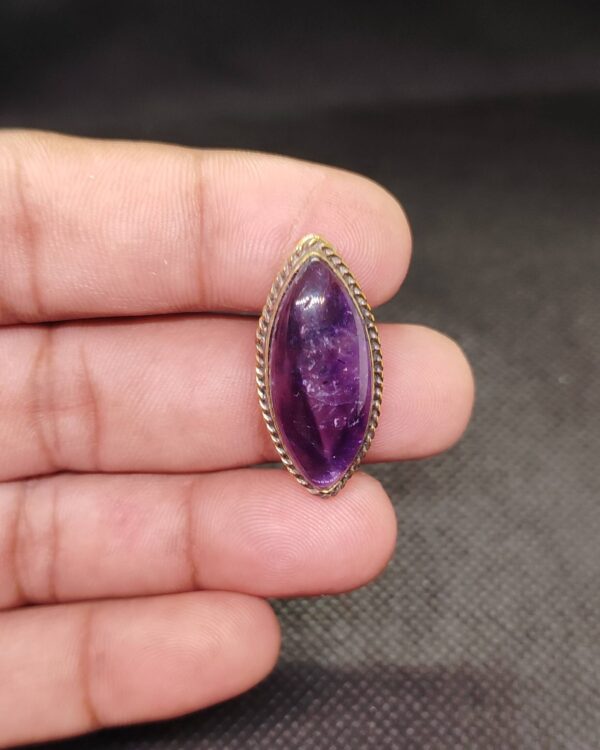 30mm Amethyst Grooved Stone