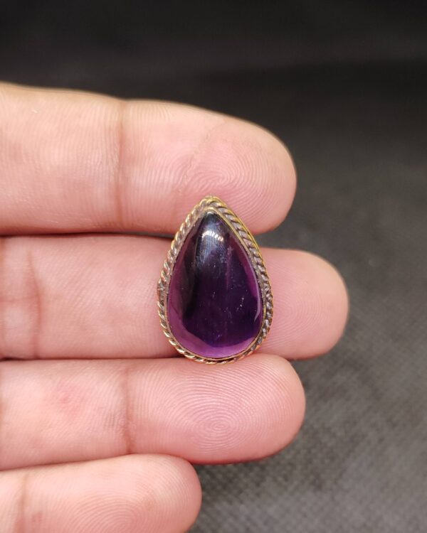 23mm Amethyst Grooved Stone