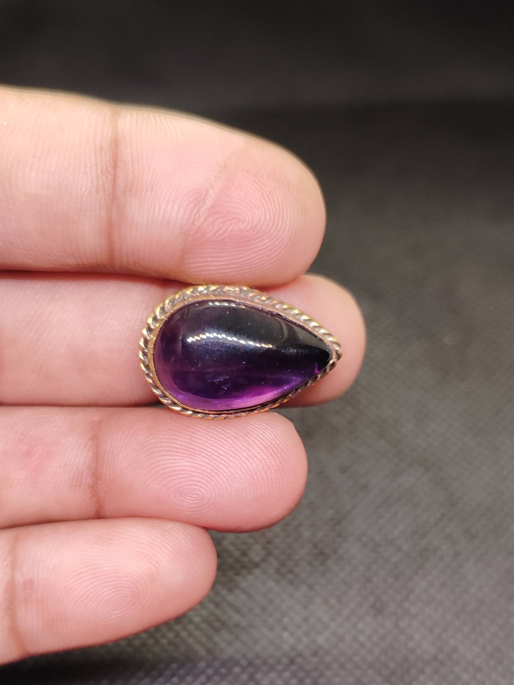 23mm Amethyst Grooved Stone - Image 2