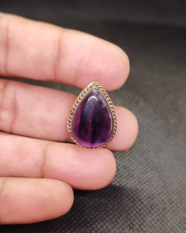 23mm Amethyst Grooved Stone