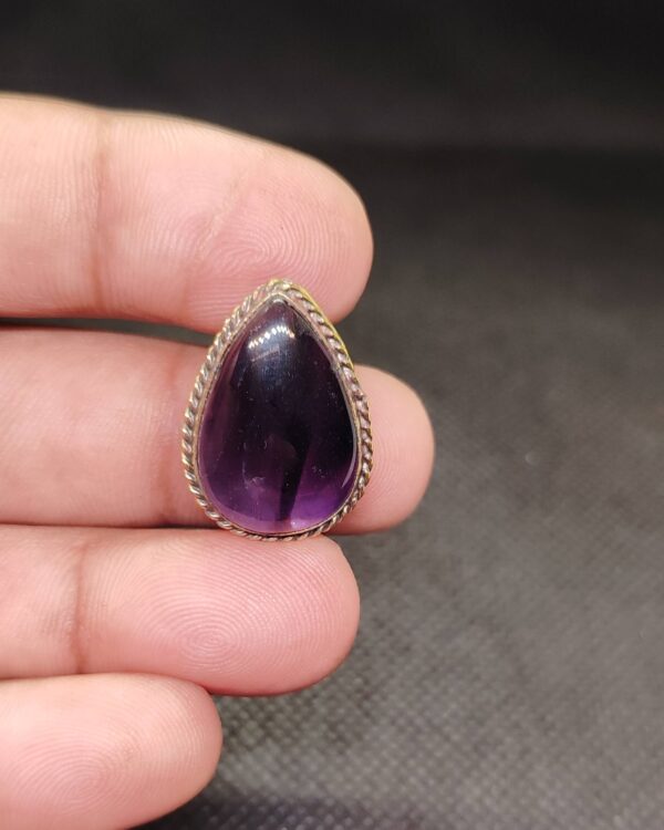 24mm Amethyst Grooved Stone