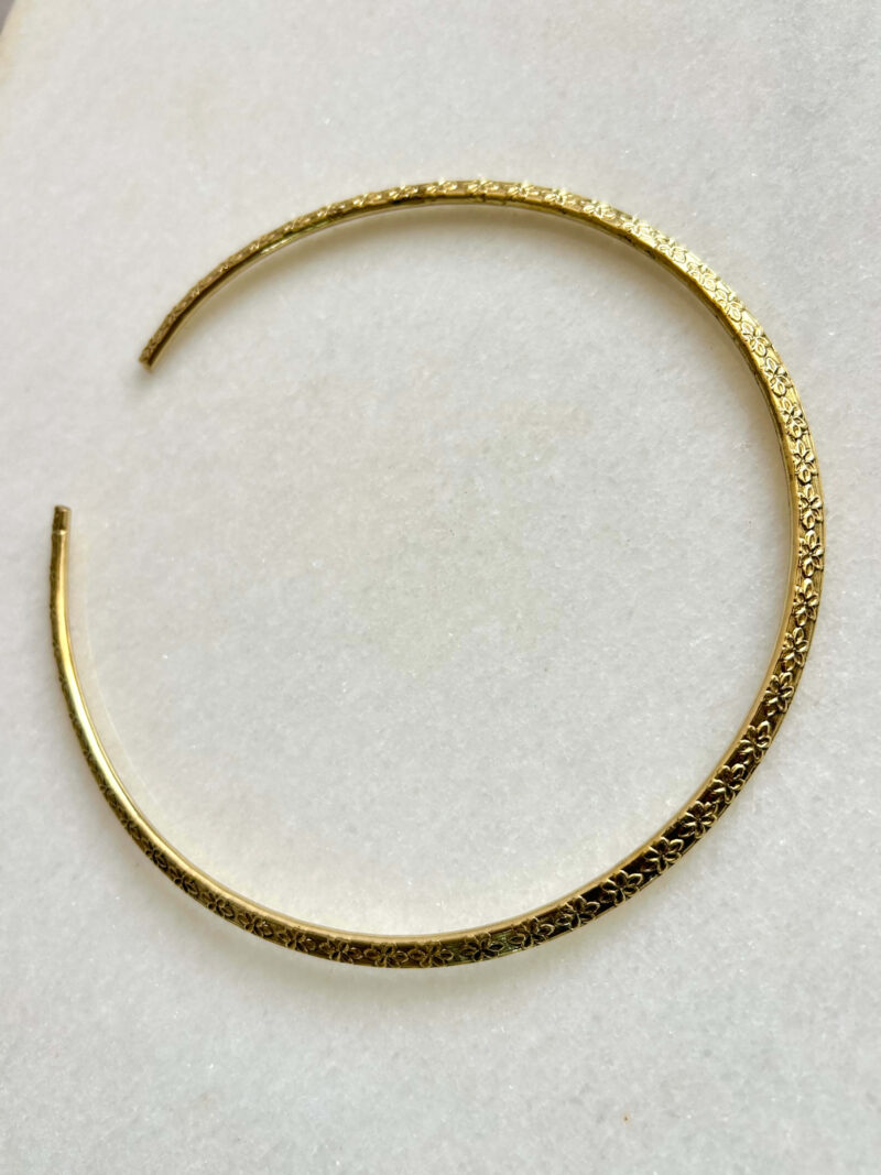 Flower Pattern Embossed Brass Choker - Image 3