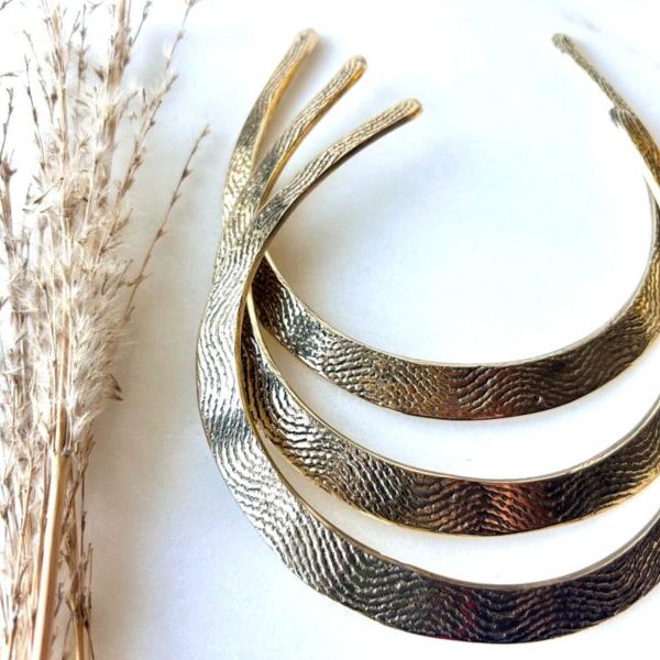 Organic Wave Brass Choker