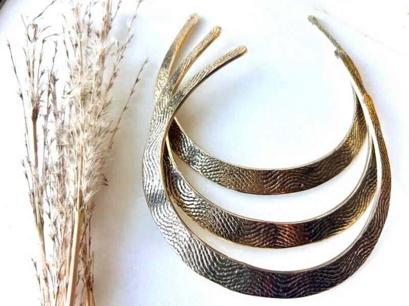 Organic Wave Brass Choker