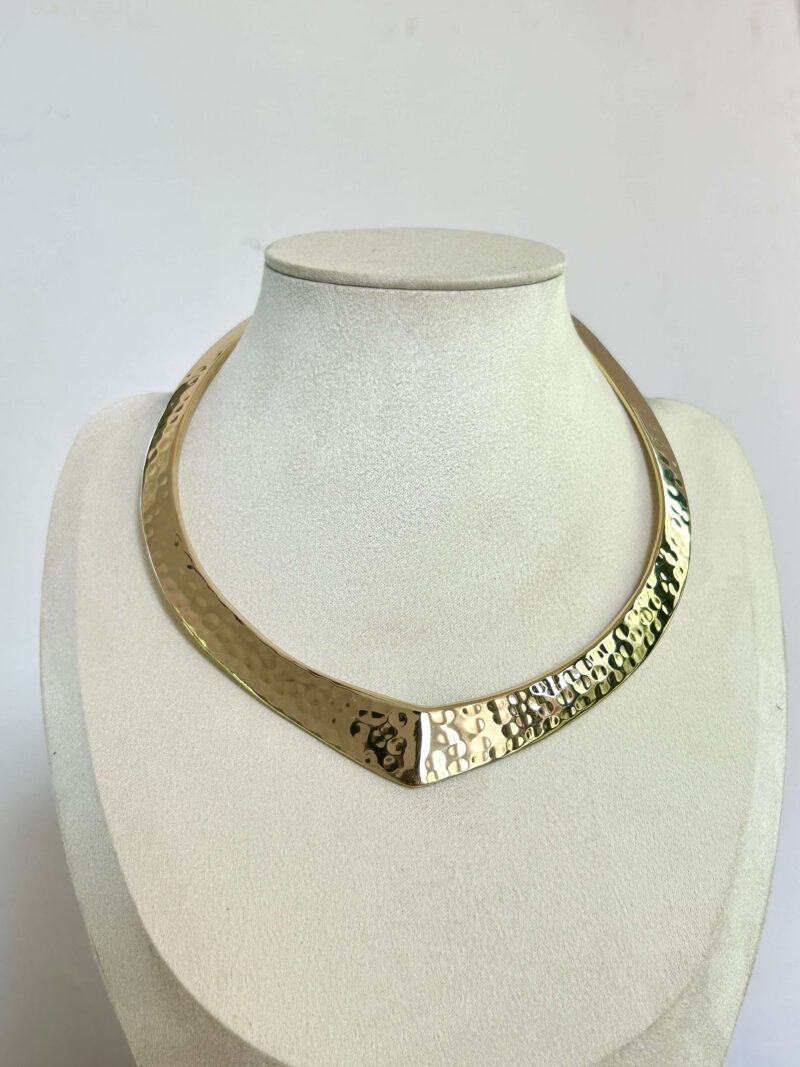 Mirage Curve Hammered Brass Choker - Image 4