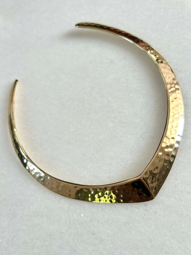 Mirage Curve Hammered Brass Choker - Image 5