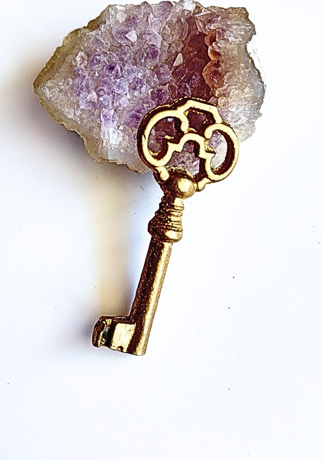 Boho Brass Key Pendant – Single Piece