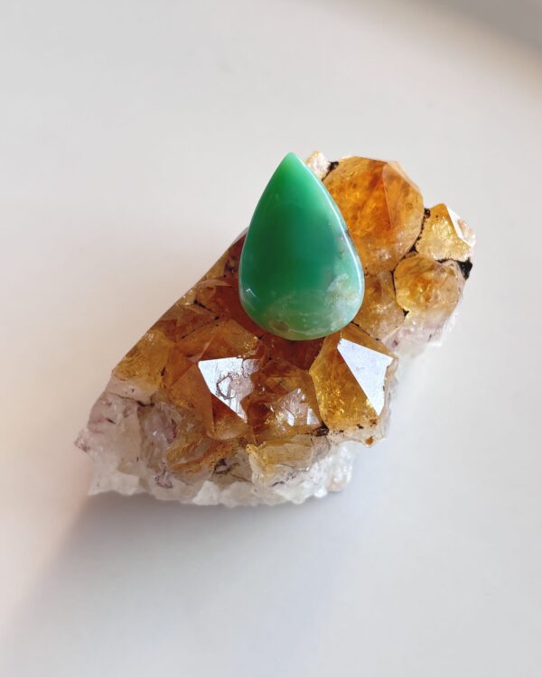 25mm Chrysoprase Cabochon for Macramé Necklaces