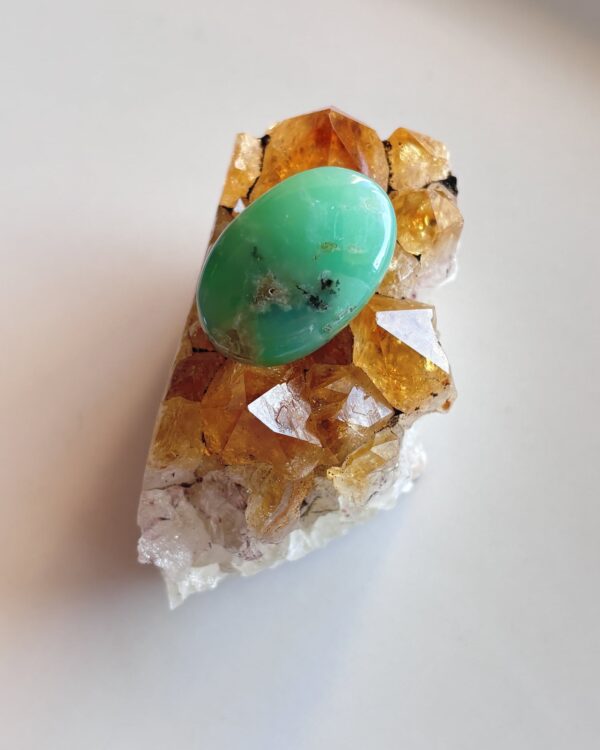 27mm Chrysoprase Gemstone for Creative Pendant Designs