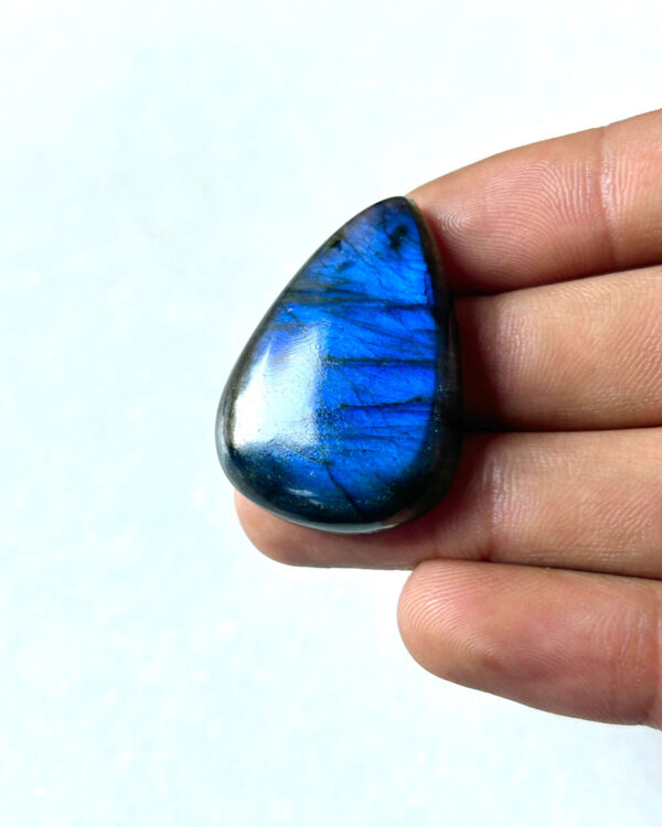 37 mm Blue Labradorite for Macrame