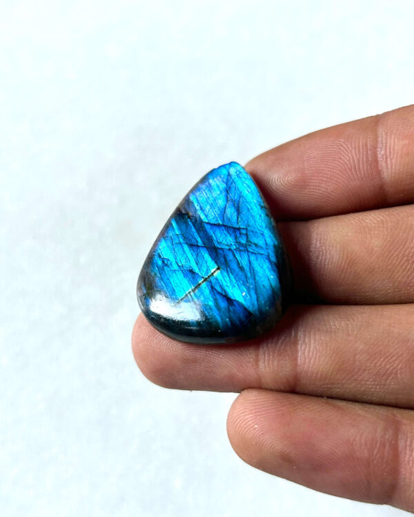 33 mm Blue Labradorite for Macrame broken top