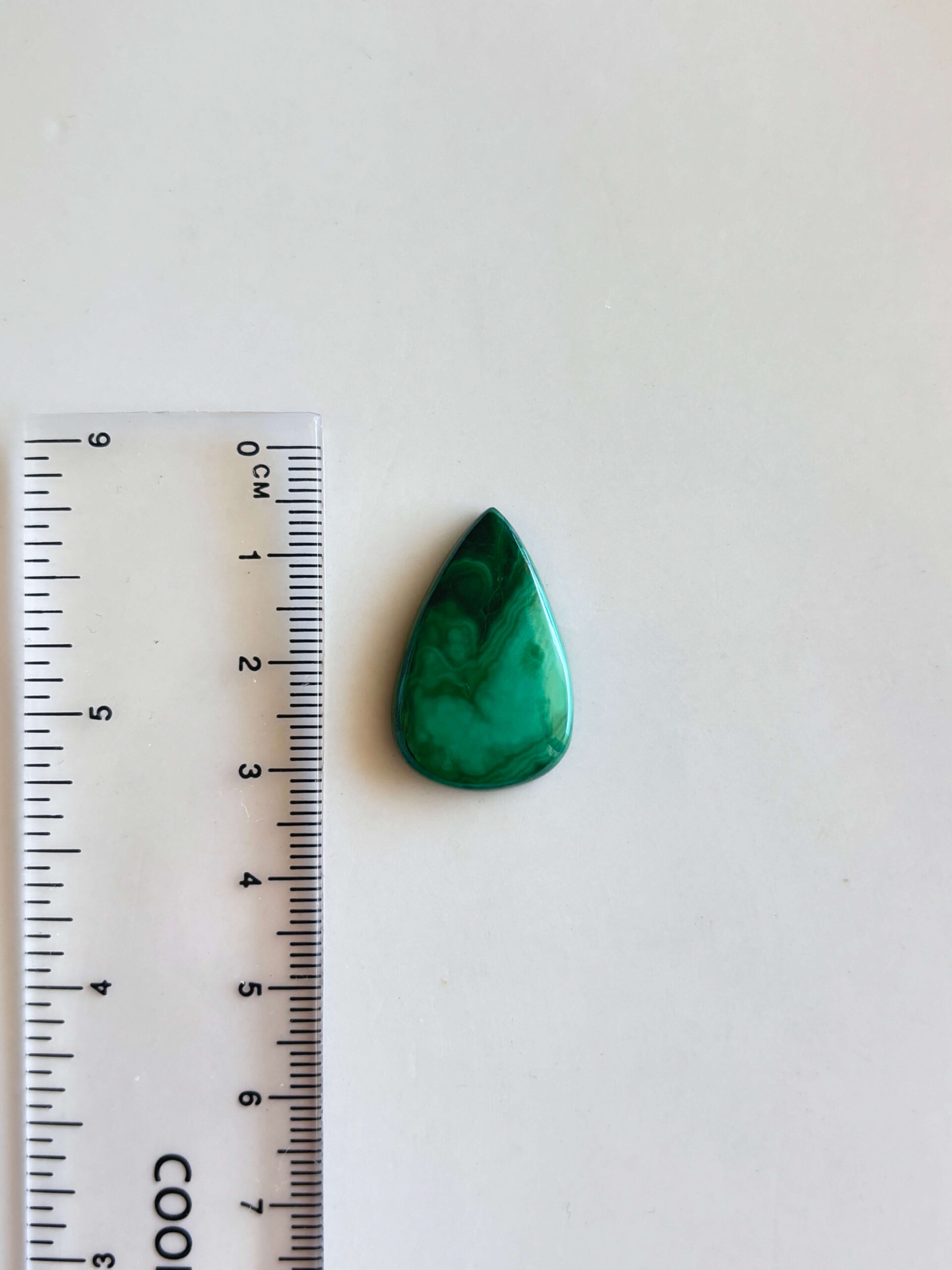 27mm Malachite Gemstone for Macramé Projects - Image 2