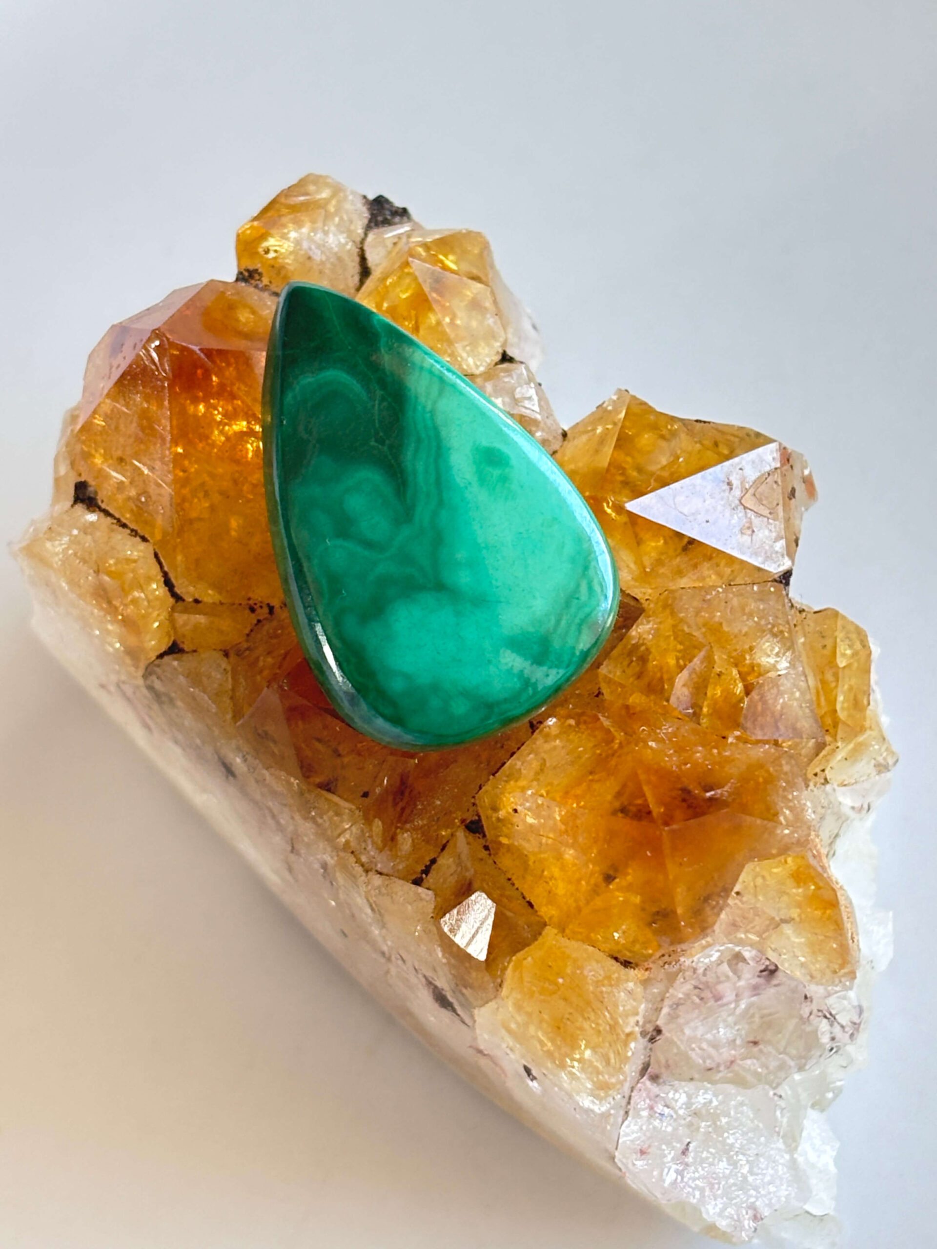 27mm Malachite Gemstone for Macramé Projects