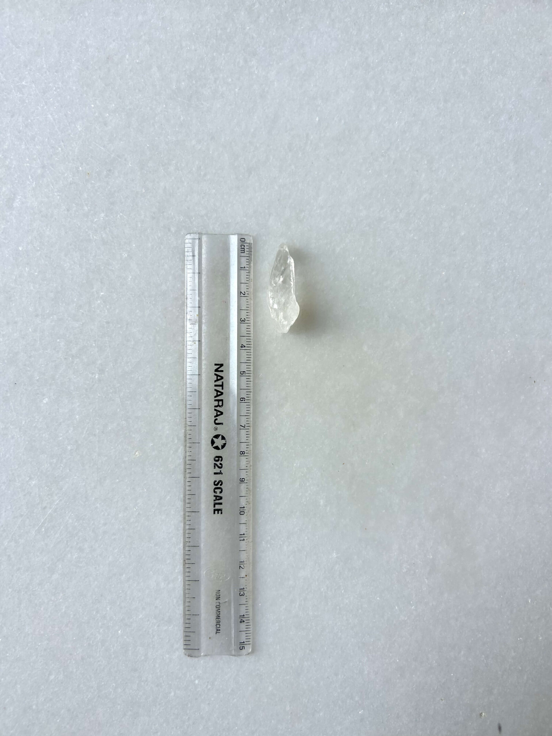 33 mm Raw Clear Quartz Stone - Image 2