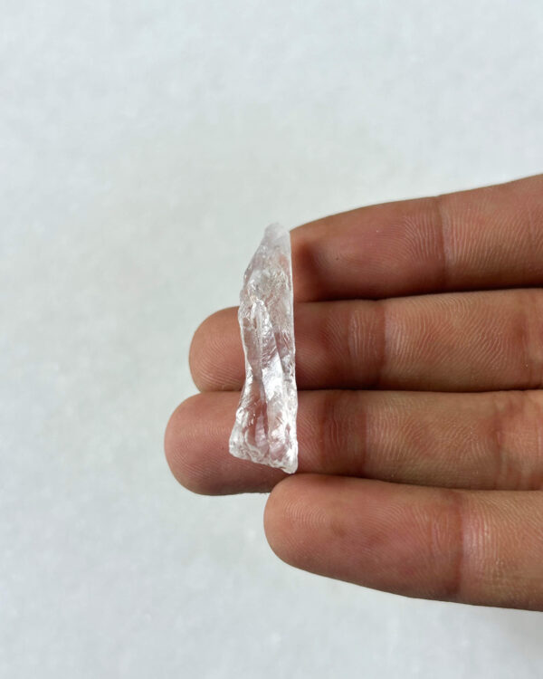 39 mm Raw Quartz Stone for Macrame