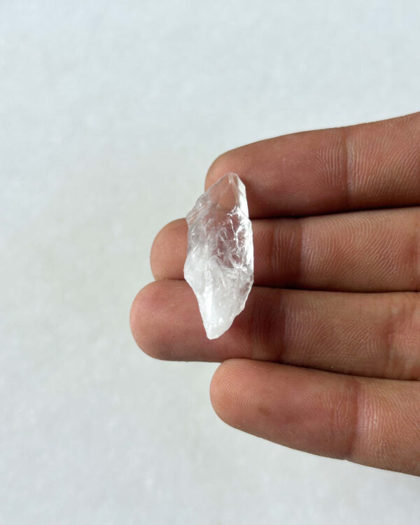33 mm Raw Clear Quartz Stone