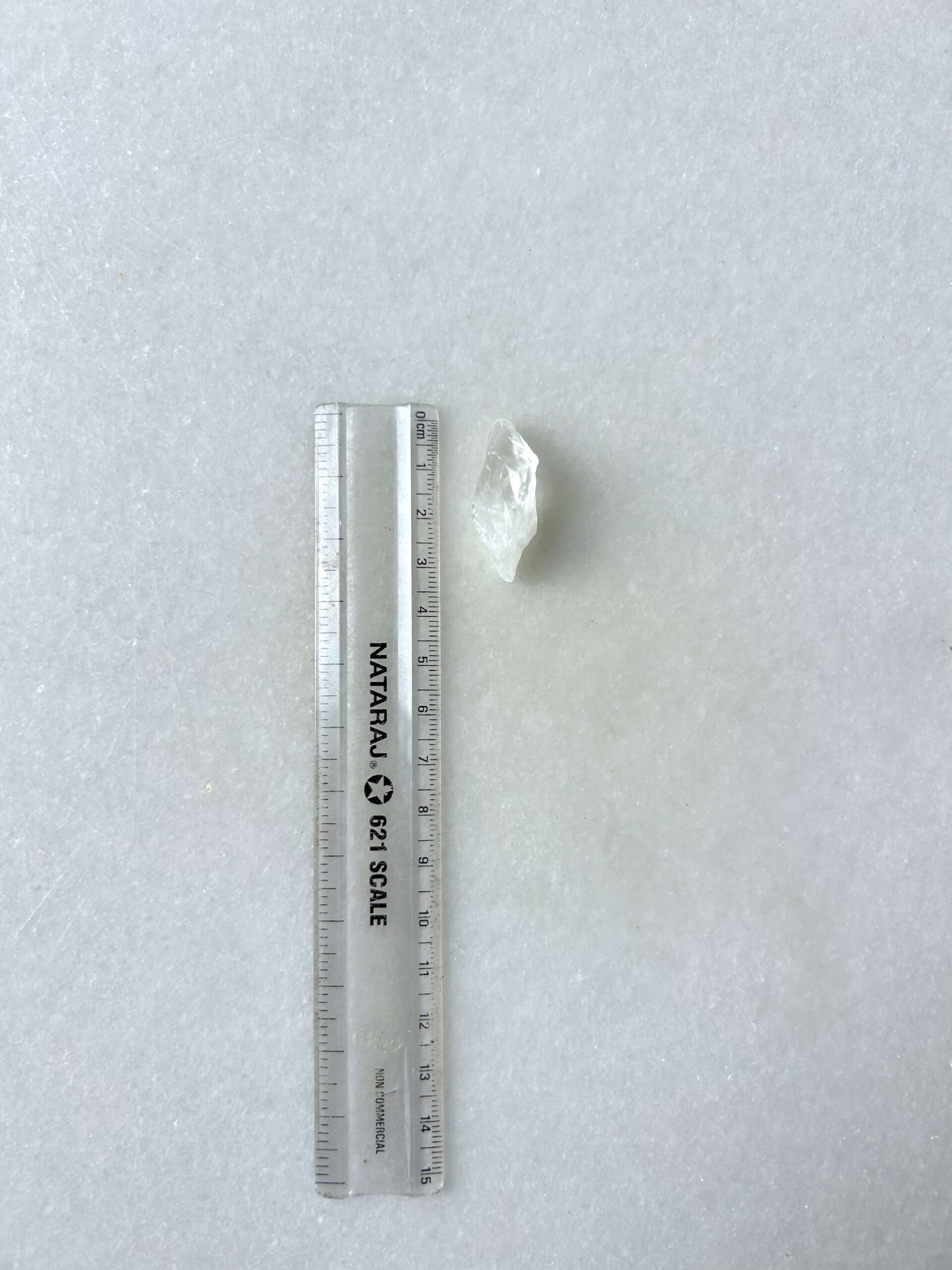 33 mm Raw Clear Quartz Stone - Image 2